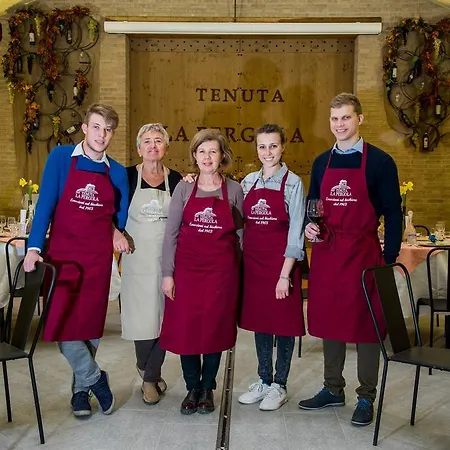 Tenuta La Pergola Фермерский дом Cisterna d'Asti